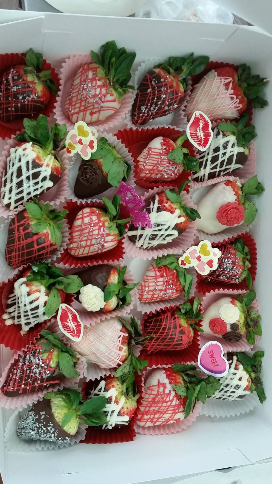 Juicy Cafe & Bionicos | restaurant | 607 Francisquito Ave, West Covina, CA 91790, USA | 6269186025 OR +1 626-918-6025