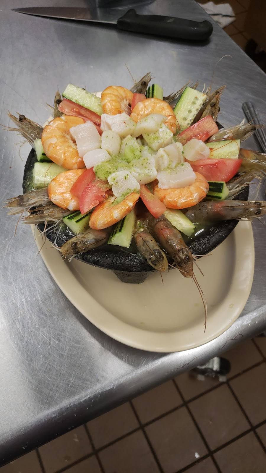 Las Islas Marias mariscos | restaurant | 16301 Main St, Hesperia, CA 92345, USA | 7609565300 OR +1 760-956-5300