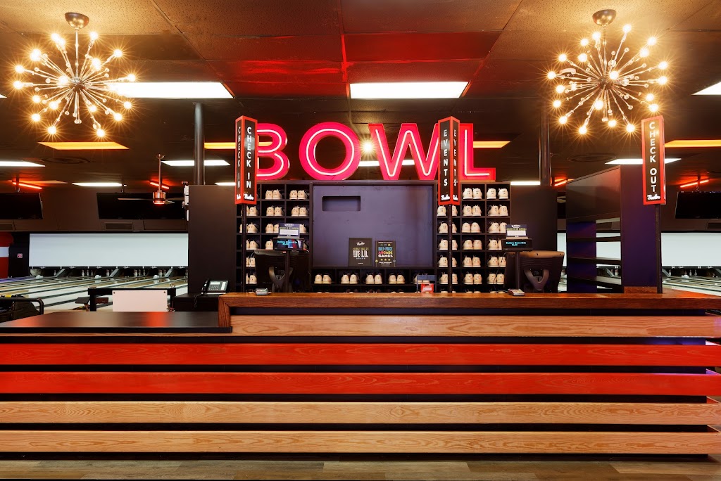 Bowlero Greenville | restaurant | 740 S Pleasantburg Dr, Greenville, SC 29607, USA | 8642425764 OR +1 864-242-5764