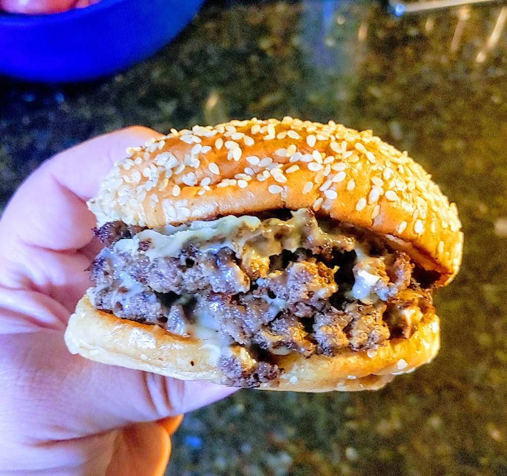 Pizza Plus | meal takeaway | 1846 S 12th St, Philadelphia, PA 19148, USA | 2155517111 OR +1 215-551-7111