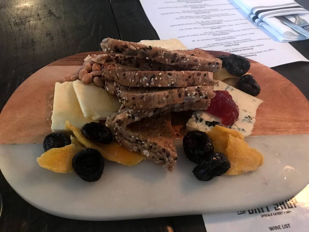 The Bait Shop | restaurant | 5308 Calumet Ave, Valparaiso, IN 46383, USA | 2194775557 OR +1 219-477-5557