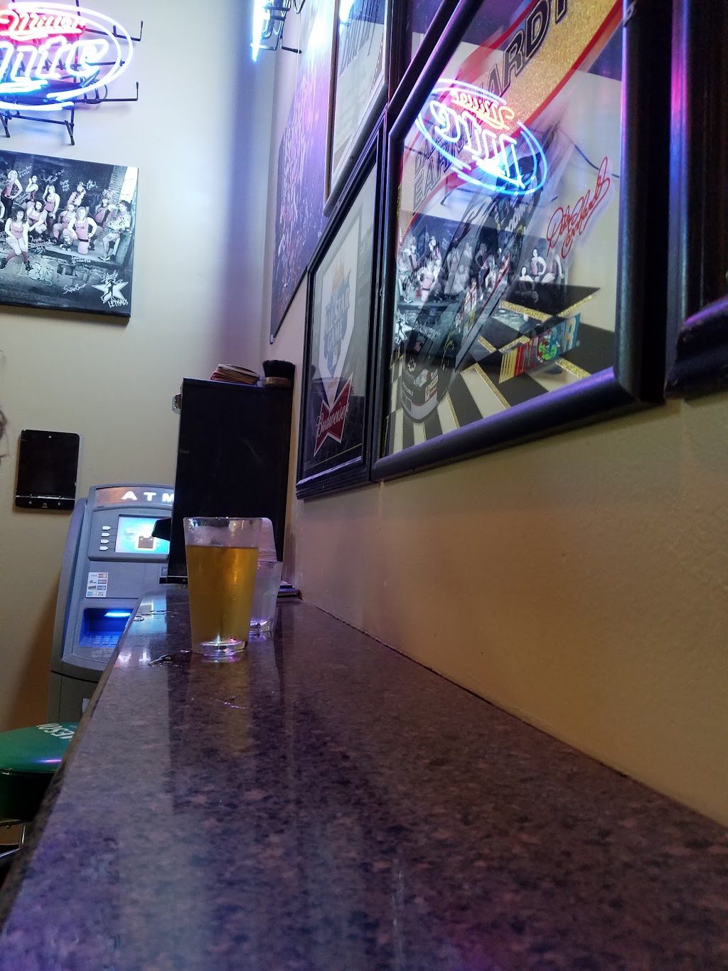 Cronins Bar & Grill | night club | 12227 W 87th St Pkwy, Lenexa, KS 66215, USA | 9133221000 OR +1 913-322-1000