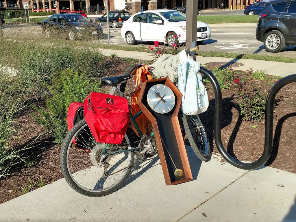 Wendys | restaurant | 2570 Dempster Street, Des Plaines, IL 60016, USA | 8478272849 OR +1 847-827-2849