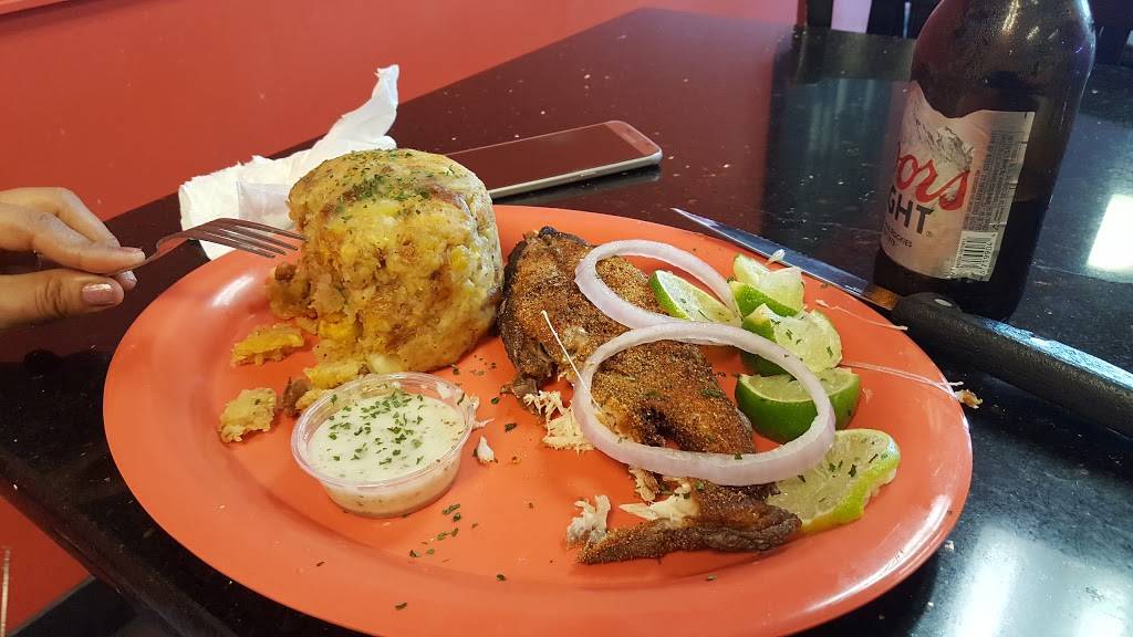 Castaways Sports Bar & Grill | restaurant | 504 N Alafaya Trail Suite 102, Orlando, FL 32828, USA | 4073775895 OR +1 407-377-5895