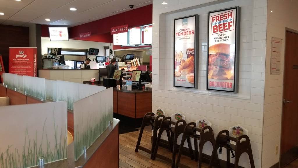 Wendys | restaurant | 2060 Mogadore Rd, Akron, OH 44312, USA | 3307844891 OR +1 330-784-4891