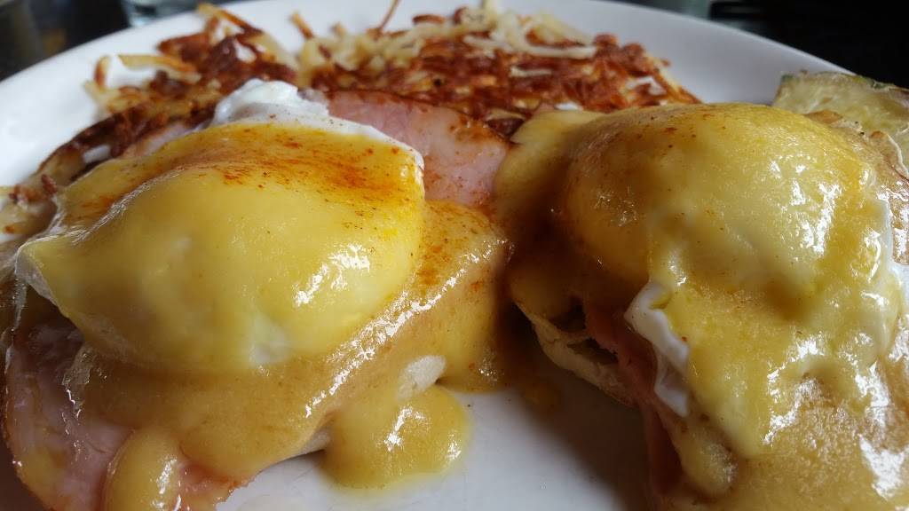 Patty Jewett Bar and Grill | restaurant | 900 E Espanola St, Colorado Springs, CO 80907, USA | 7193856908 OR +1 719-385-6908