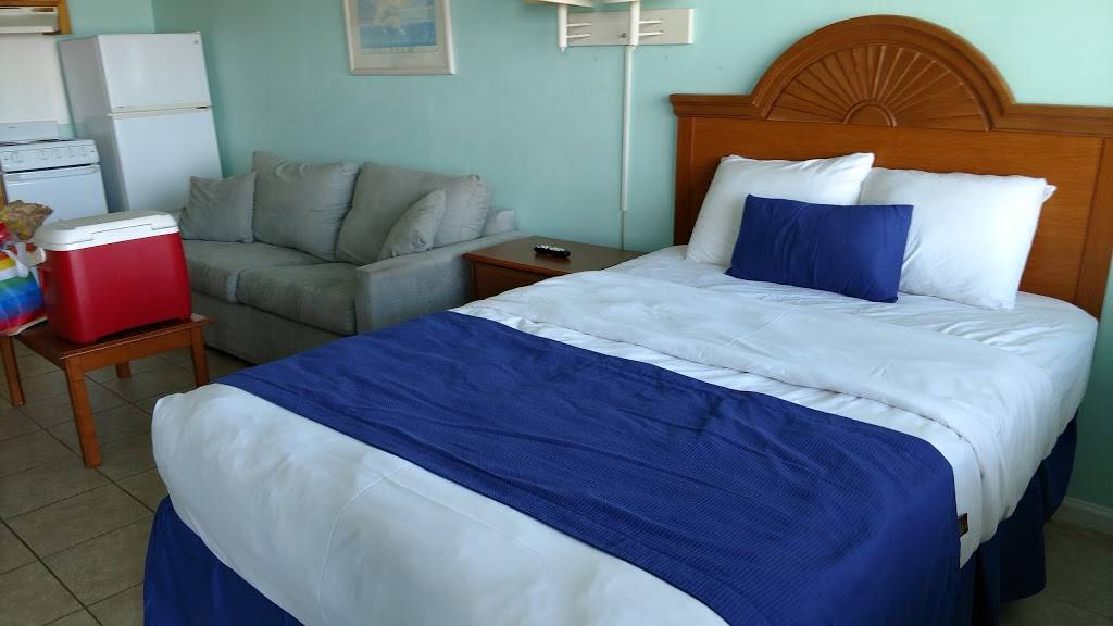 Jolly Roger Inn & Pier | restaurant | 803 Ocean Blvd, Topsail Beach, NC 28445, USA | 9103284616 OR +1 910-328-4616