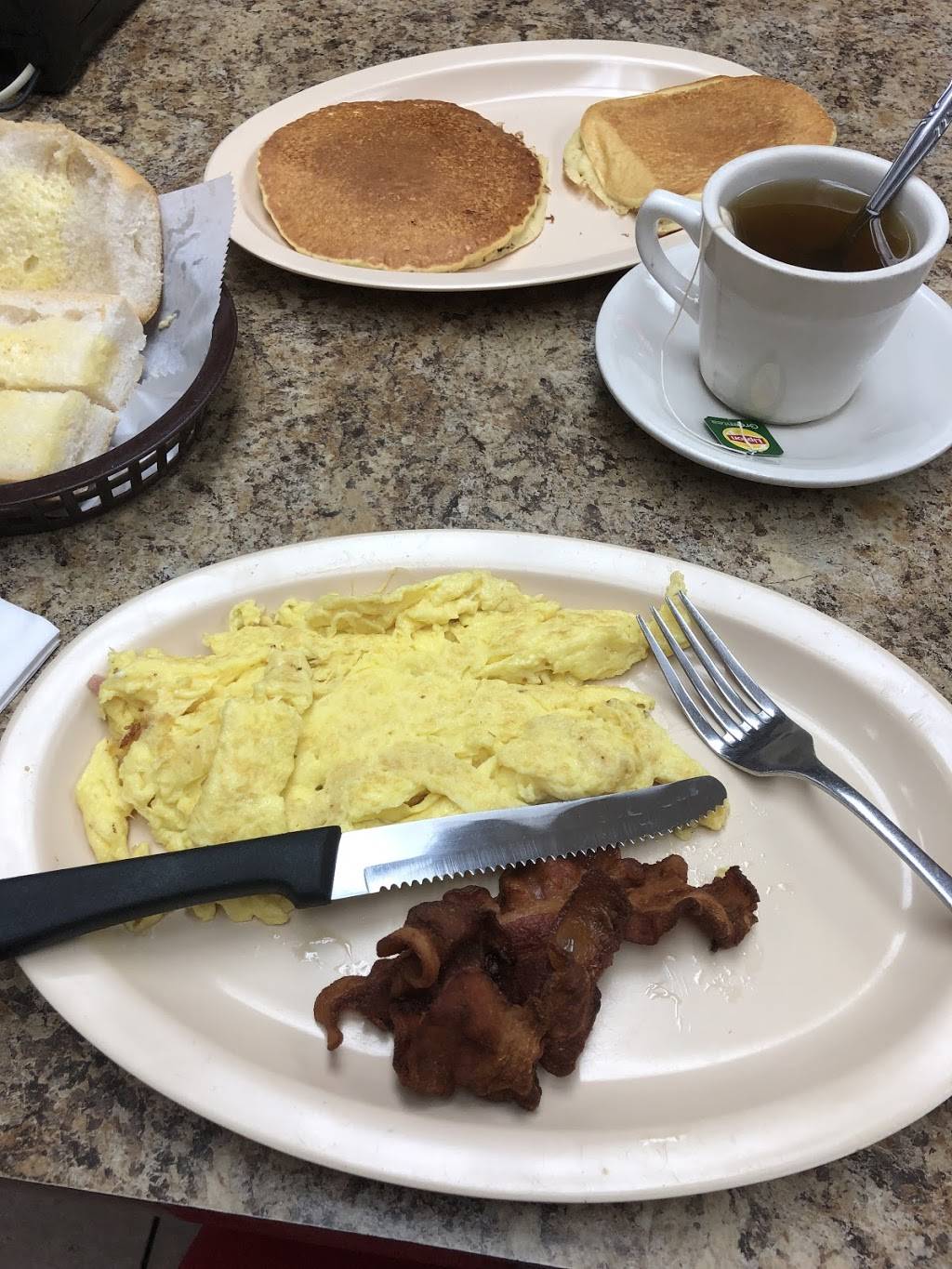 Munchies Cafe | restaurant | 11367 SW 40th St, Miami, FL 33165, USA | 3052236040 OR +1 305-223-6040