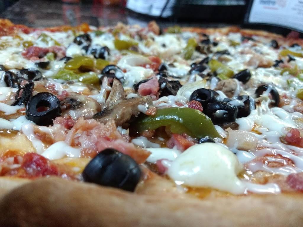 Tippis Pizza | restaurant | 5778 Okeechobee Blvd, West Palm Beach, FL 33417, USA | 5616819224 OR +1 561-681-9224