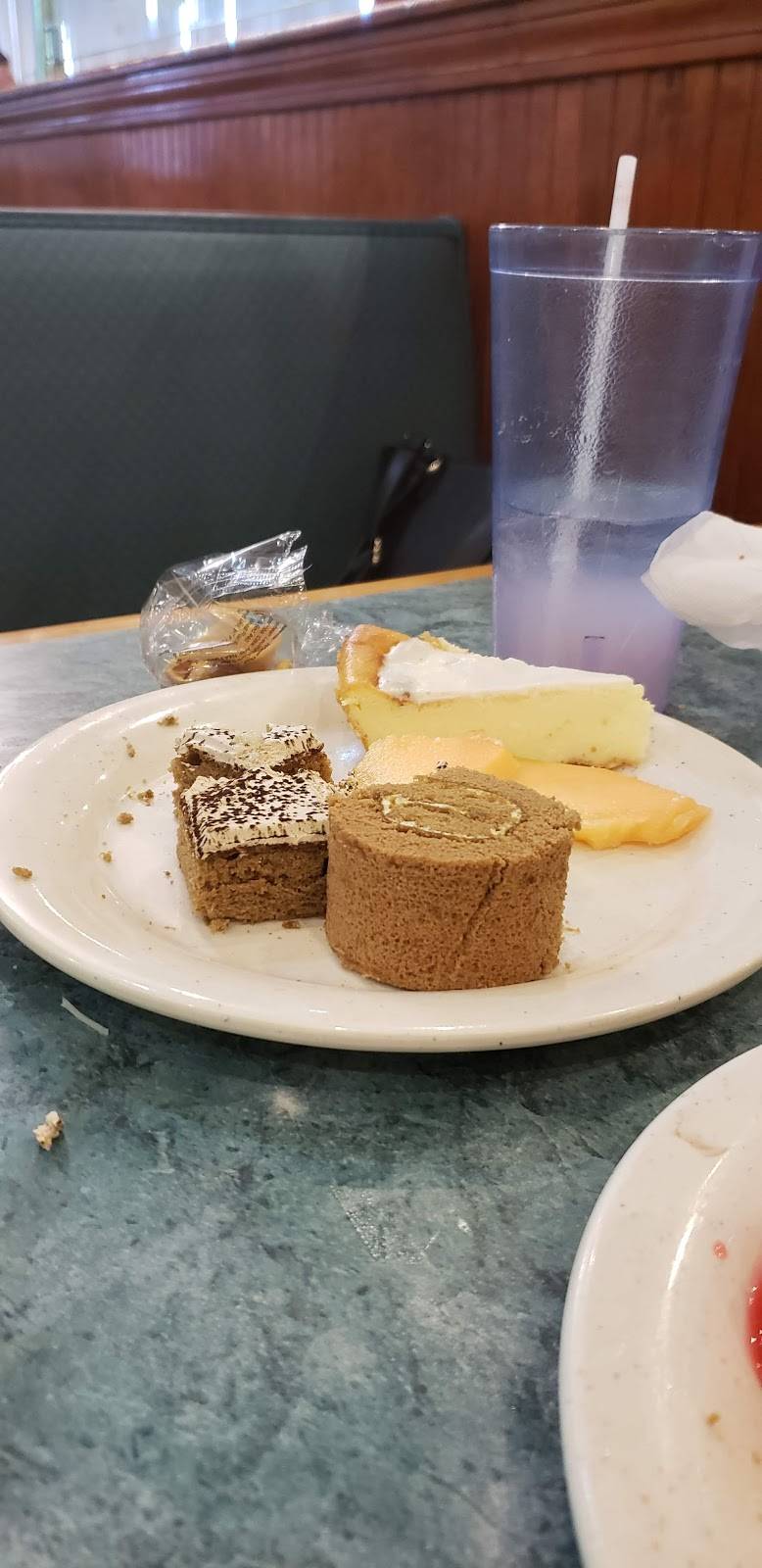 Tin Tin Buffet | restaurant | 120 Center St # 202, Auburn, ME 04210, USA | 2077827888 OR +1 207-782-7888