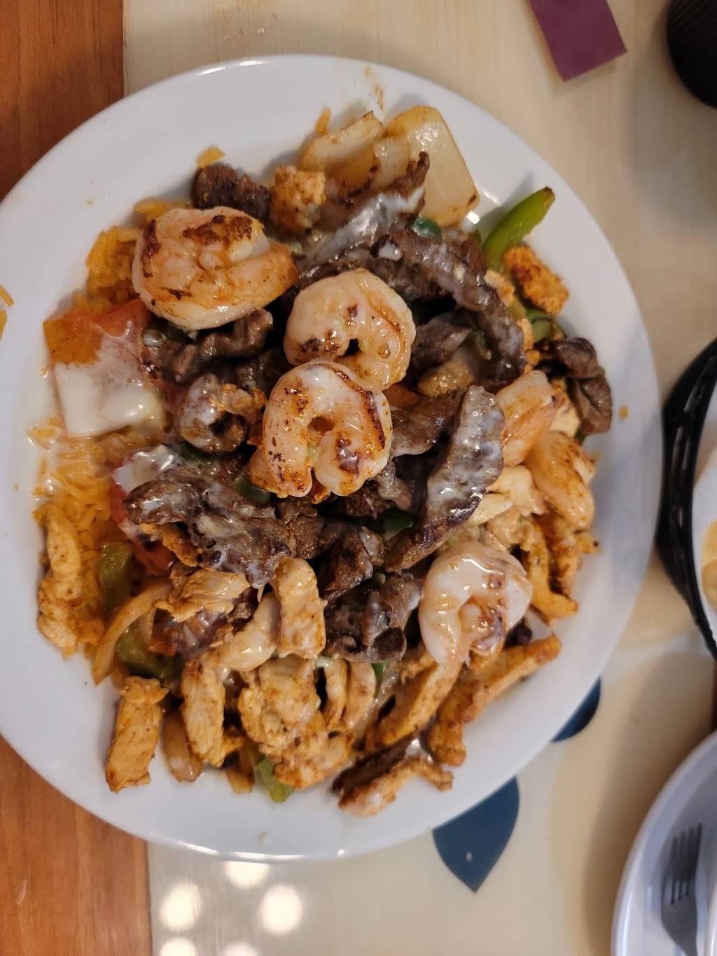 Los Encinos Bruce | restaurant | 124 N Tyson St, Bruce, MS 38915, USA | 6628002014 OR +1 662-800-2014