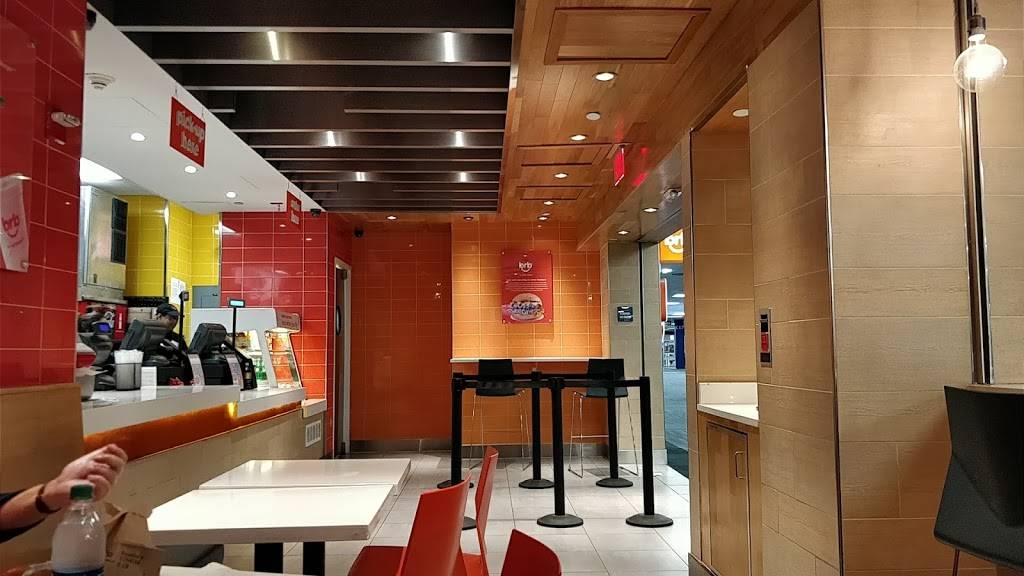 Be Right Burger | restaurant | Washington Dulles International Airport, Concourse C, Gate C14, Main Terminal, Saarinen Cir, Dulles, VA 20166, USA | 7035725390 OR +1 703-572-5390