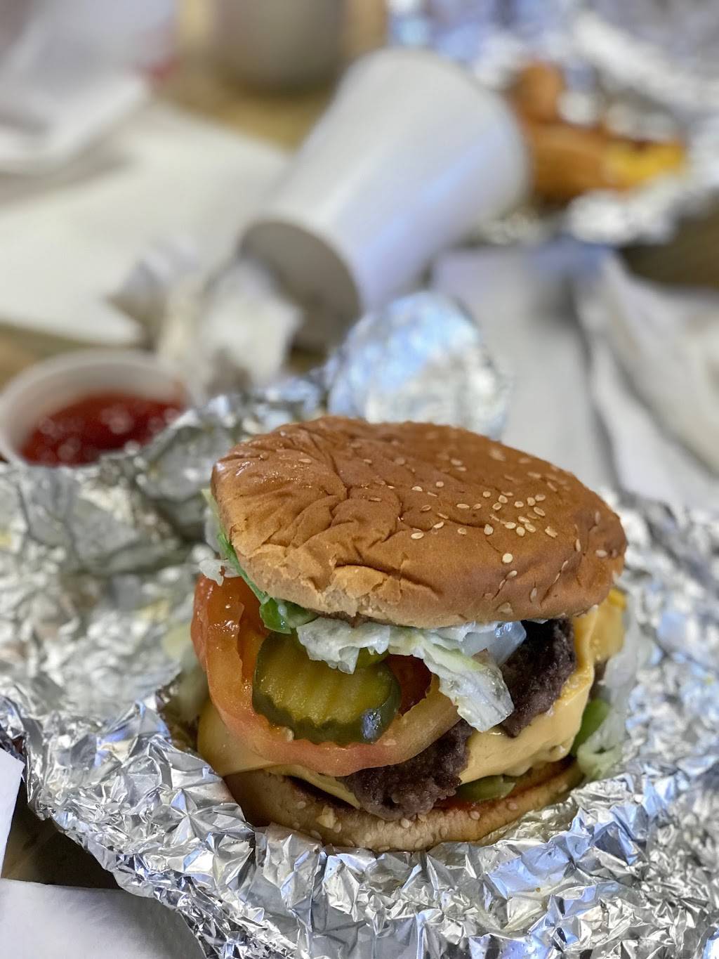 Five Guys | meal takeaway | 487 N Moorpark Rd, Thousand Oaks, CA 91360, USA | 8054960173 OR +1 805-496-0173
