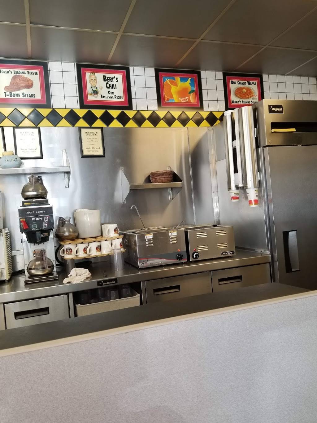 Waffle House | meal takeaway | 1 Melvin Dr, Greenville, SC 29605, USA | 8642777470 OR +1 864-277-7470