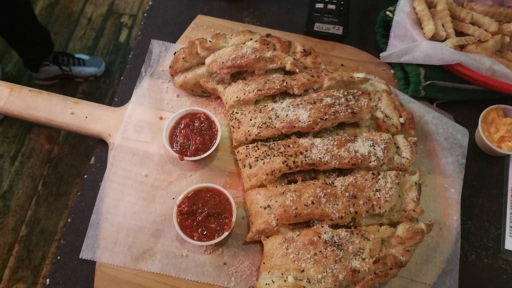 Mulberrys | restaurant | 2316 Mulberry Ave, Cleveland, OH 44113, USA | 2164434843 OR +1 216-443-4843