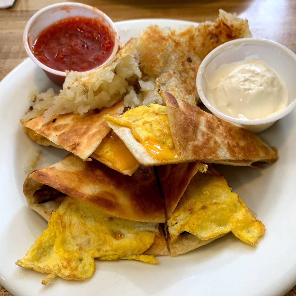 Flurys Cafe | restaurant | 2202 Front St, Cuyahoga Falls, OH 44221, USA | 3309291315 OR +1 330-929-1315