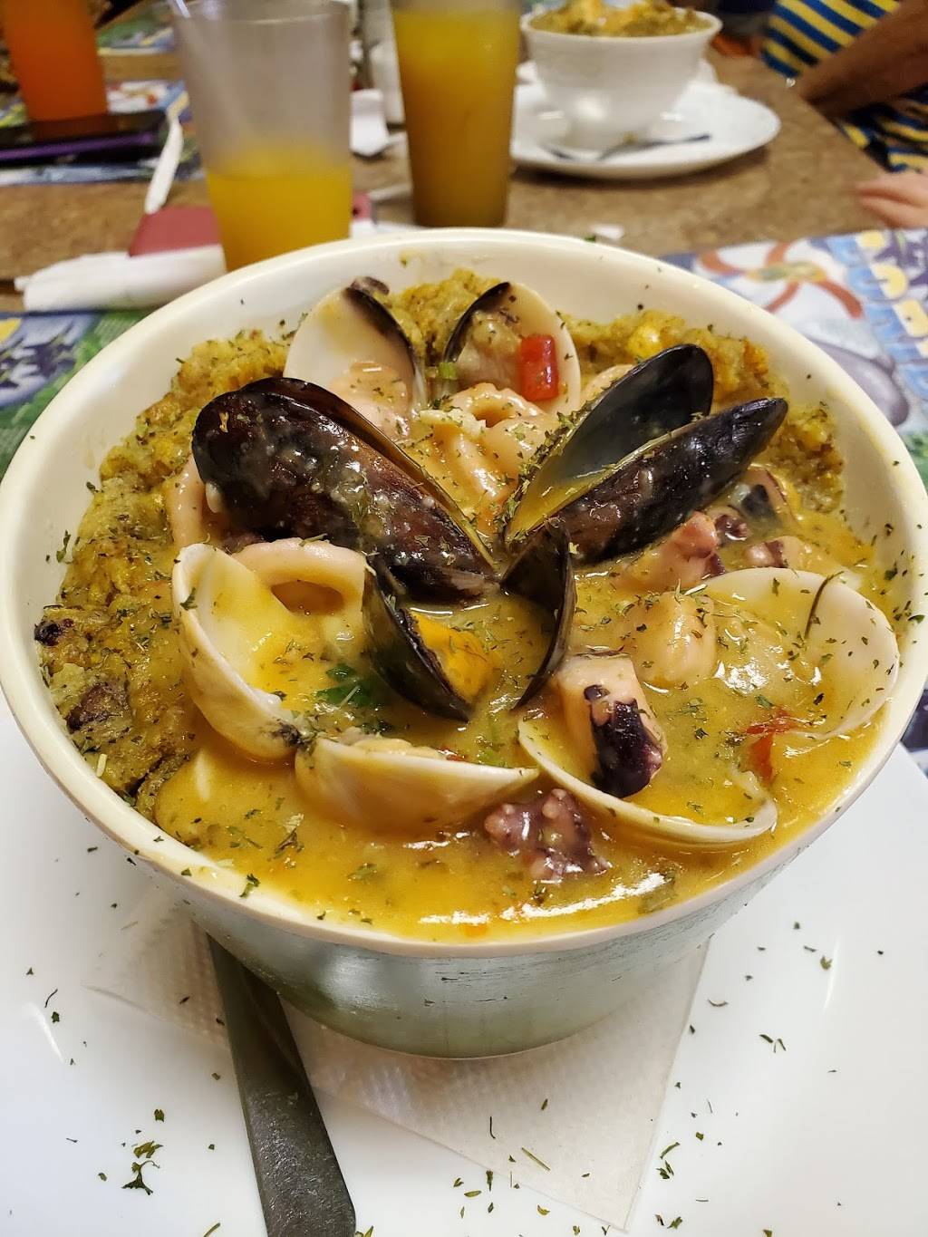 Maracas Restaurant | restaurant | 3271 S John Young Pkwy, Kissimmee, FL 34746, USA | 4073443500 OR +1 407-344-3500