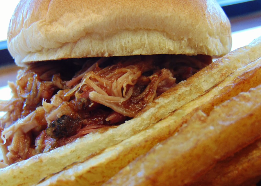 R&R BBQ | restaurant | 13813 US-411, Odenville, AL 35120, USA | 2053526316 OR +1 205-352-6316