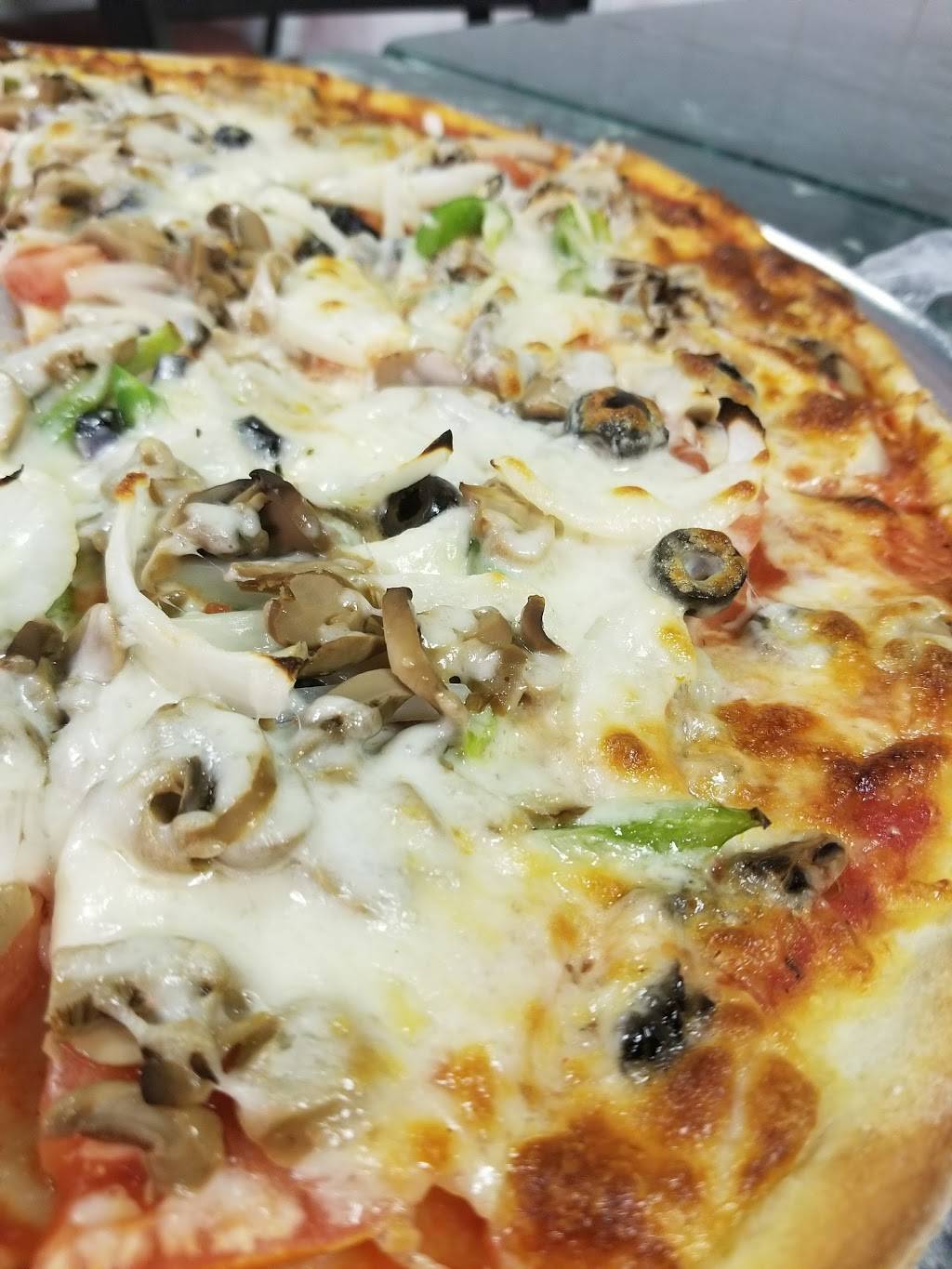 Mamma Mia Pizzeria | restaurant | 13753 SW 152nd St, Miami, FL 33177, USA | 3052359545 OR +1 305-235-9545