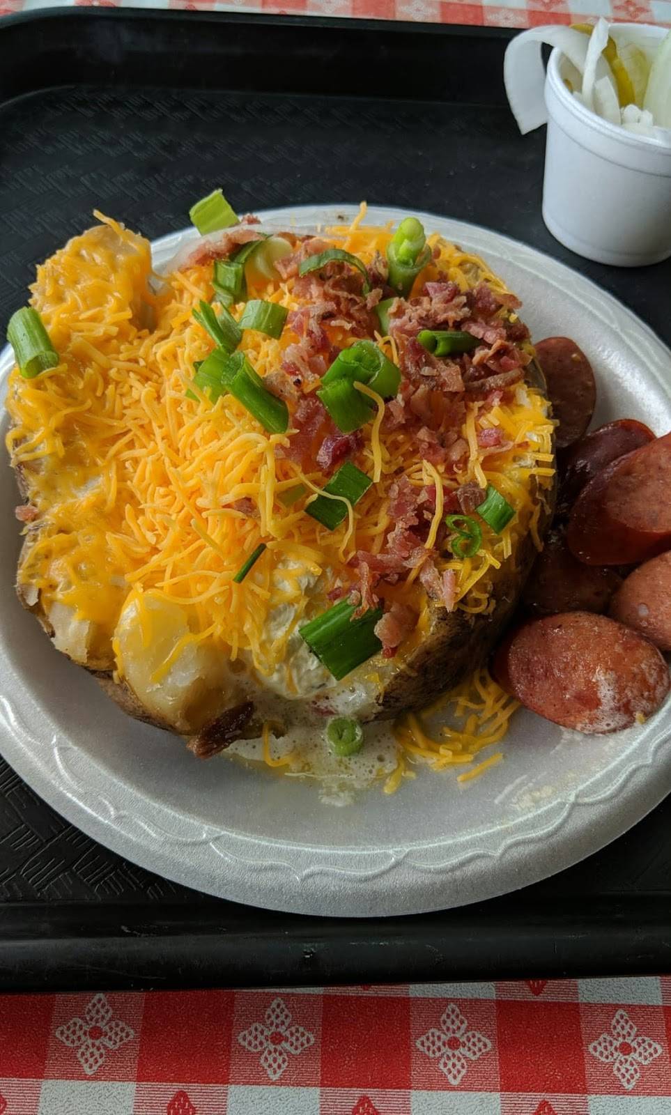 Hog Wild Pit Bar-B-Q | restaurant | 630 E 47th St S, Wichita, KS 67216, USA | 3165227636 OR +1 316-522-7636