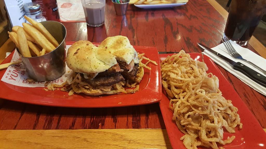 Red Robin Gourmet Burgers and Brews | restaurant | 401 E Dimond Blvd, Anchorage, AK 99515, USA | 9075224321 OR +1 907-522-4321