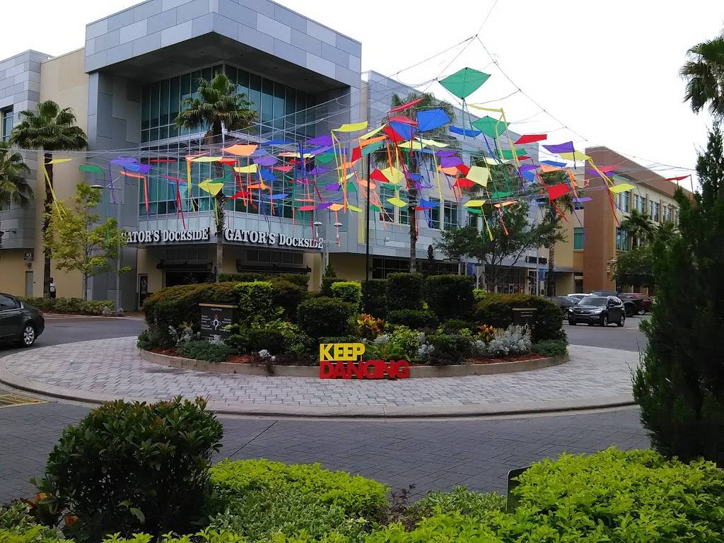 Gators Dockside | restaurant | 45 W Crystal Lake St, Orlando, FL 32806, USA | 4077570711 OR +1 407-757-0711