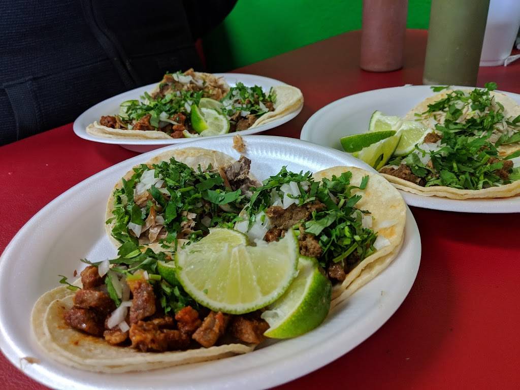 Tacos Carnitas Lindo Michoacan | restaurant | 26498 Base Line St, Highland, CA 92346, USA | 9098632991 OR +1 909-863-2991