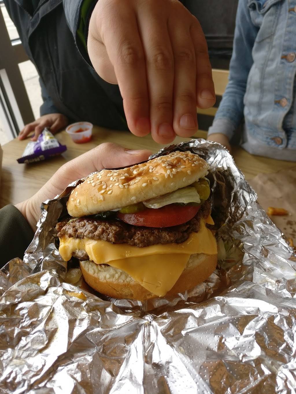 Five Guys | meal takeaway | 5411 Harvey St, Muskegon, MI 49444, USA | 2317983555 OR +1 231-798-3555