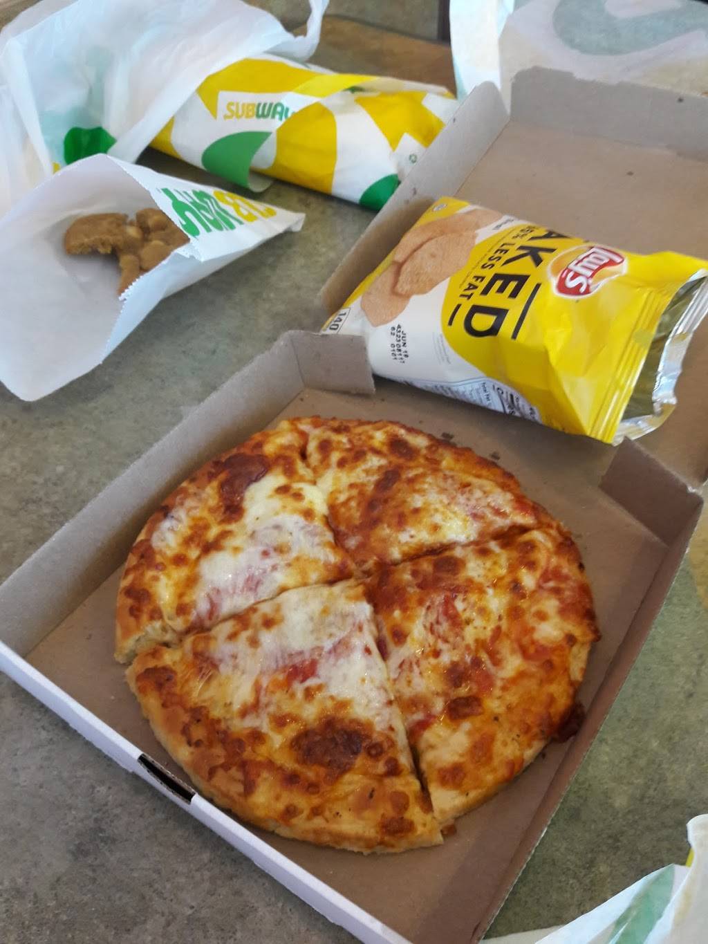 Subway | restaurant | 2122 W US-92, Auburndale, FL 33823, USA | 8639650536 OR +1 863-965-0536