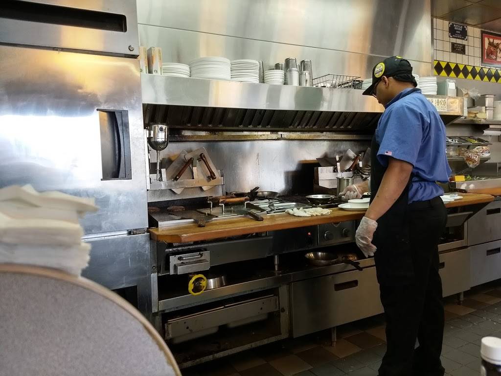 Waffle House | meal takeaway | 430 Racetrack Rd, Washington, PA 15301, USA | 7247453542 OR +1 724-745-3542