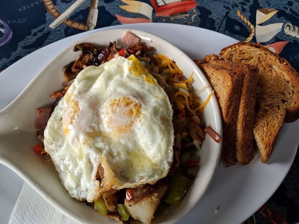 Lighthouse Harbor Grille | restaurant | 7902 CA-1, Moss Landing, CA 95039, USA | 8316333858 OR +1 831-633-3858