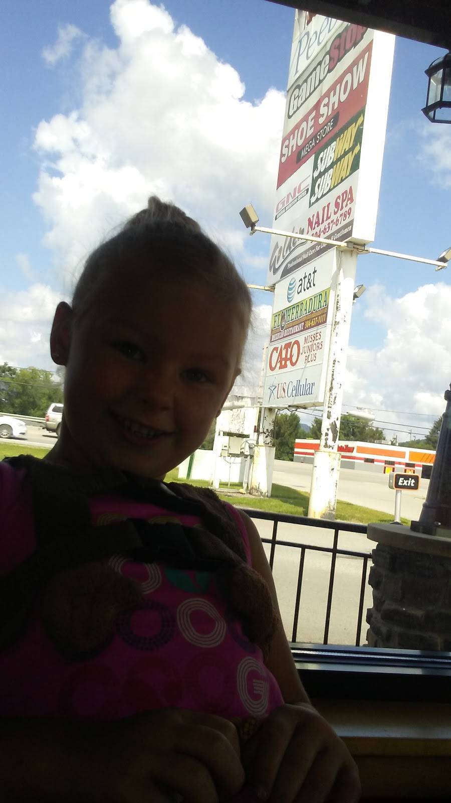 Dairy Queen Grill & Chill | restaurant | 739 Beverly Pike, Elkins, WV 26241, USA | 3046377227 OR +1 304-637-7227