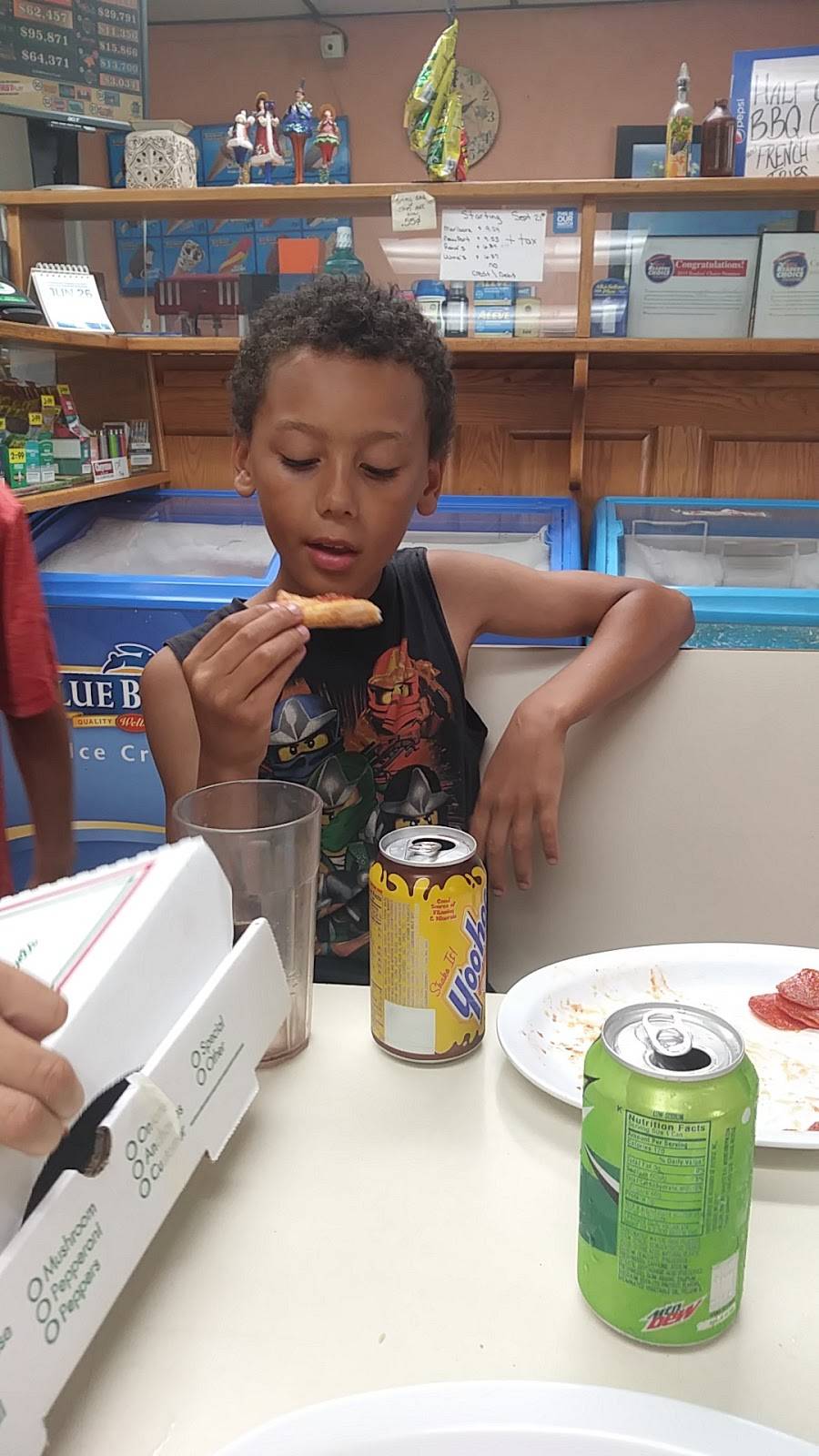 Neapolitan Italian Eatery | restaurant | 45 Valley St, New Philadelphia, PA 17959, USA | 5702777437 OR +1 570-277-7437