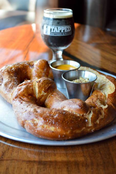 Tapped DraftHouse & Kitchen - Spring | restaurant | 20444 Kuykendahl Rd suite D, Spring, TX 77379, USA | 2817190360 OR +1 281-719-0360