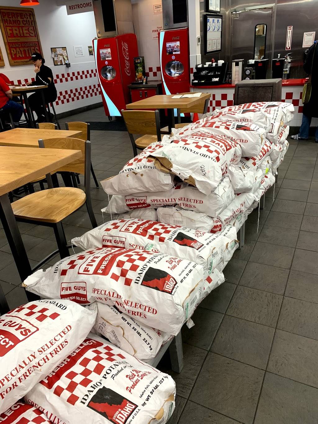 Five Guys | meal takeaway | 8400 Balboa Blvd, Northridge, CA 91329, USA | 8182216966 OR +1 818-221-6966