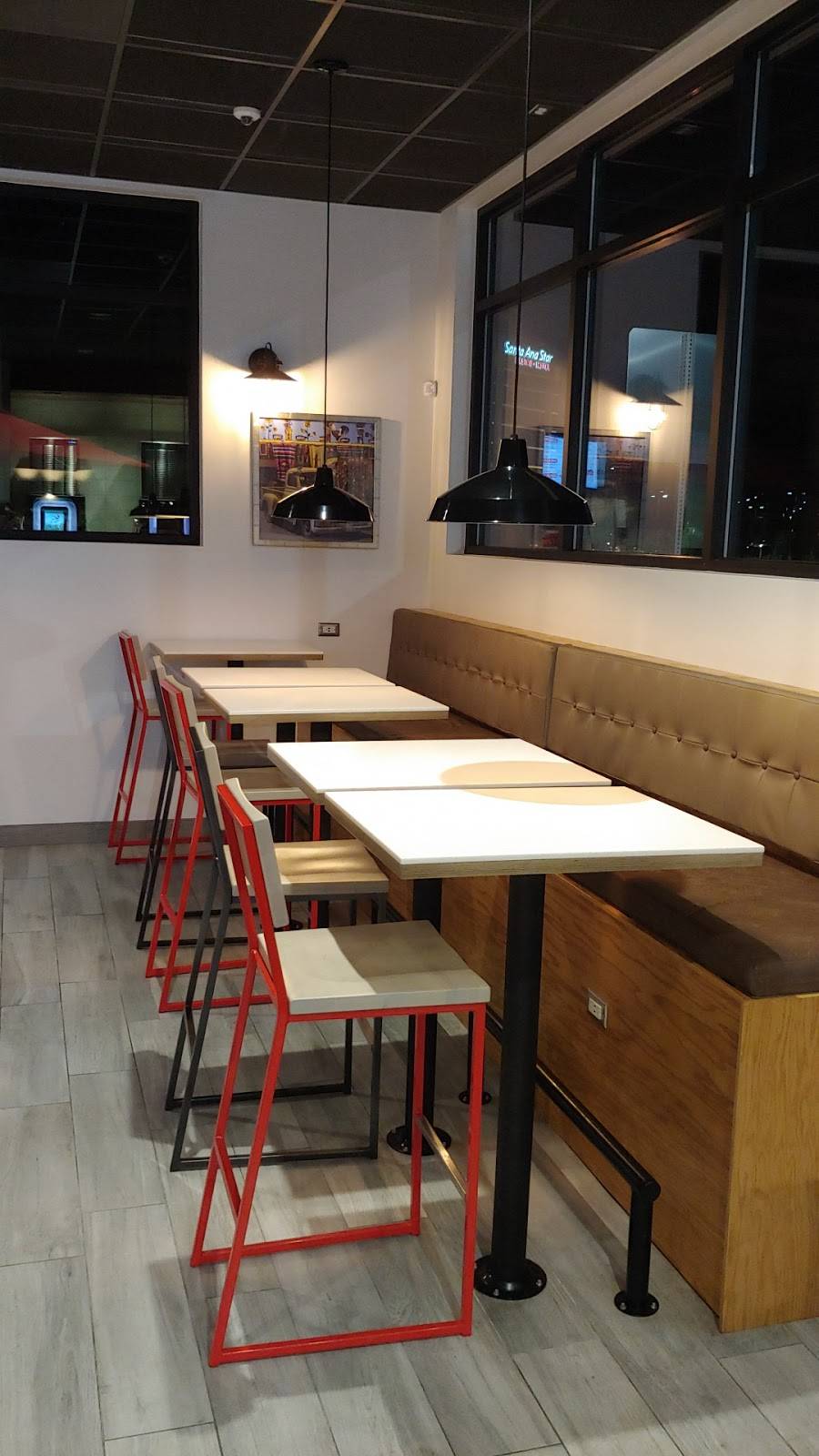 Blakes Lotaburger | restaurant | 1018074492238, Bernalillo, NM 87004, USA | 5055951666 OR +1 505-595-1666