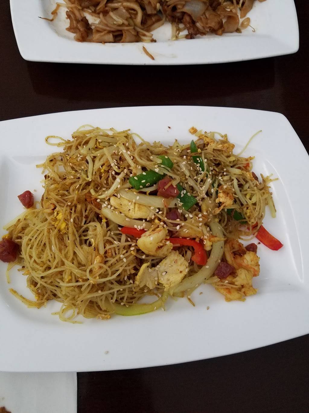 Le Viet | restaurant | 1019 S 11th St, Philadelphia, PA 19147, USA | 2154631570 OR +1 215-463-1570