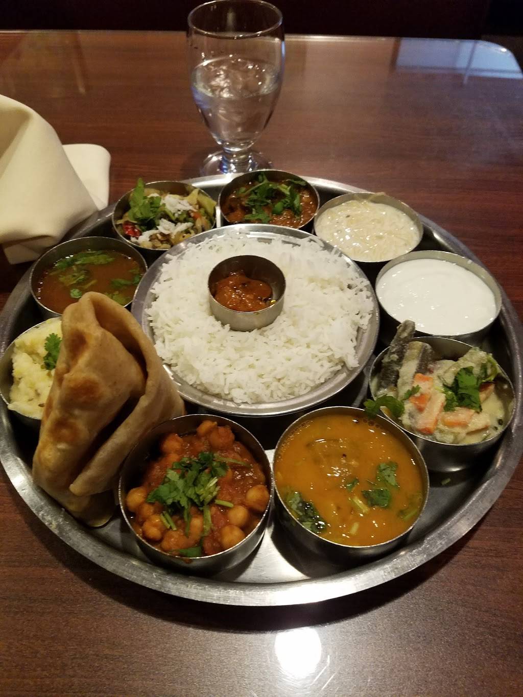 Ammas Kitchen | restaurant | 7633 Reading Rd, Cincinnati, OH 45237, USA | 5138212021 OR +1 513-821-2021