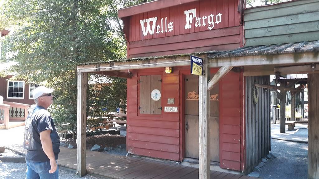 Deadwood | restaurant | 2302 Eds Grocery Rd, Williamston, NC 27892, USA | 2527928938 OR +1 252-792-8938