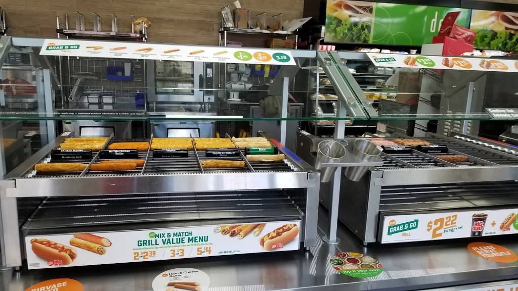 7-Eleven | bakery | 118 W Lee St, Broadway, VA 22815, USA | 5403339653 OR +1 540-333-9653