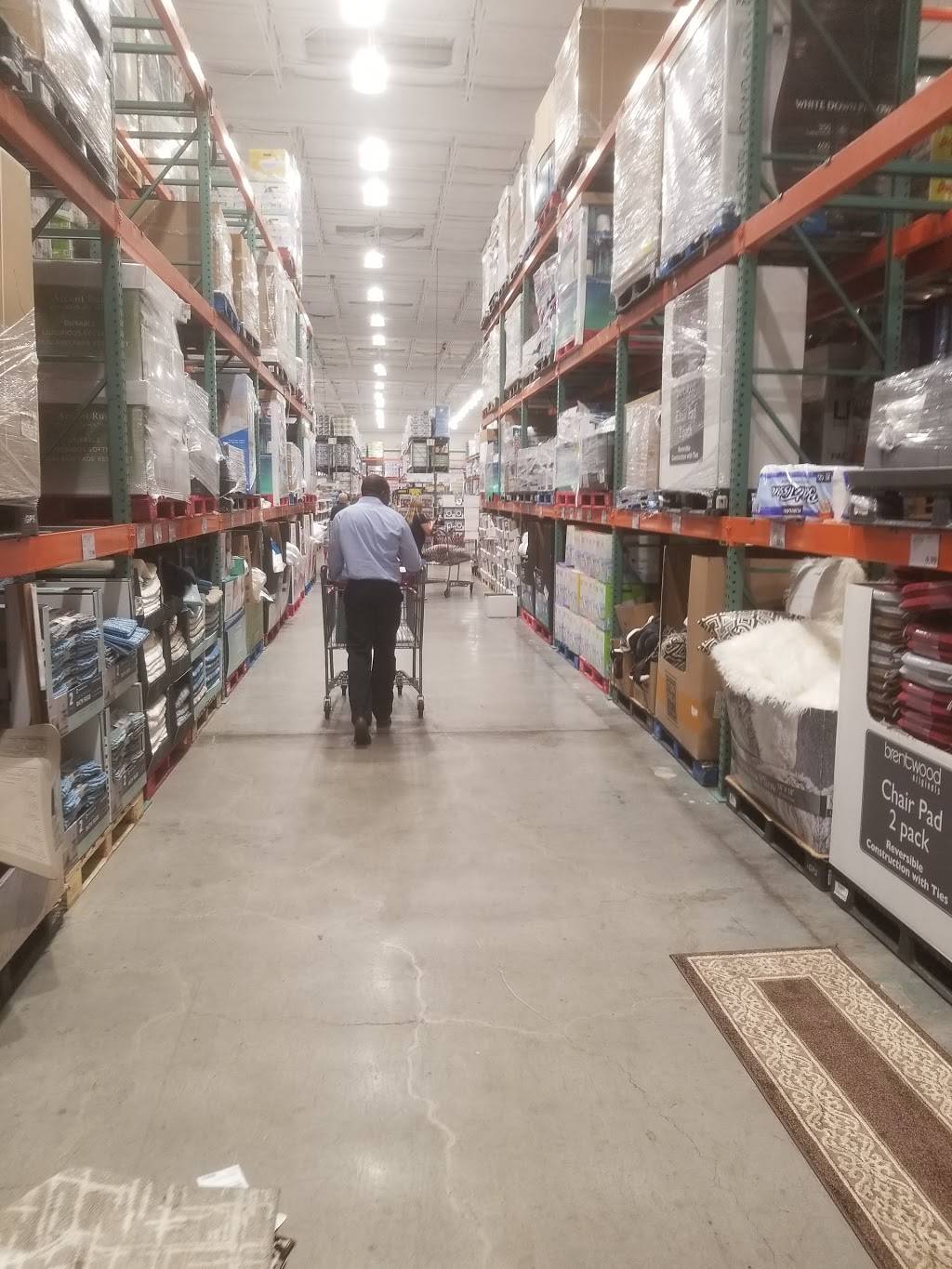 Point Royale Shopping Center | shopping mall | 19101 S Dixie Hwy, Miami, FL 33157, USA | 3059471664 OR +1 305-947-1664