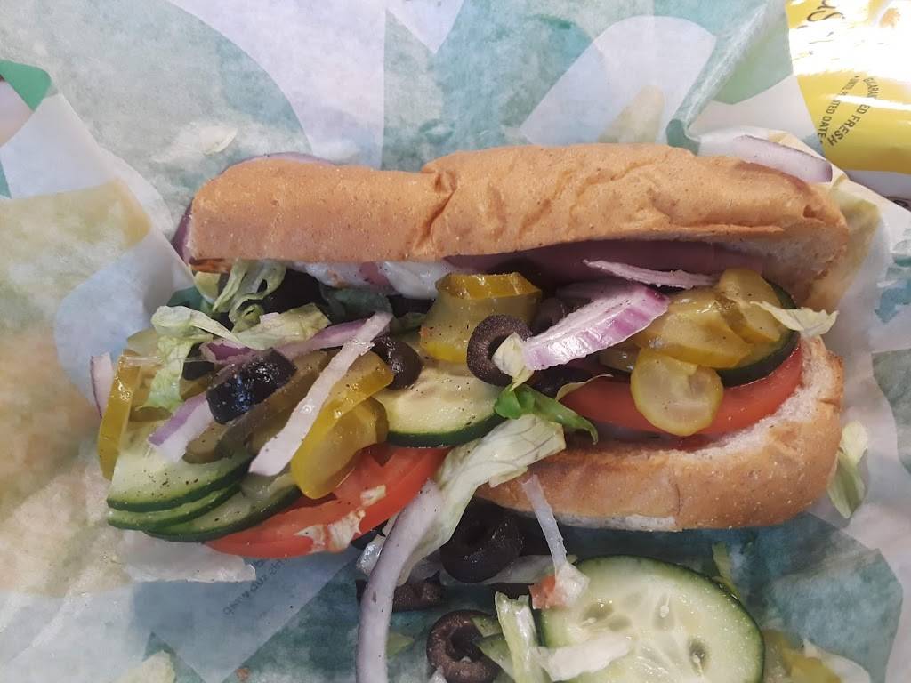 Subway | restaurant | 200 Bloomington St Suites A & B, Lowell, AR 72745, USA | 4797700057 OR +1 479-770-0057