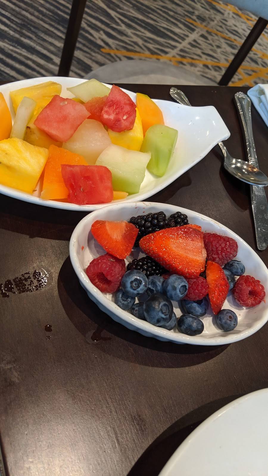 Perle on Maple | restaurant | 2927 Maple Ave, Dallas, TX 75201, USA | 4693755846 OR +1 469-375-5846