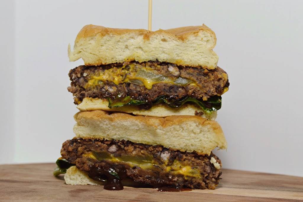 Happy Apple Cafe | restaurant | 5536 Troost Ave, Kansas City, MO 64110, USA | 8166058611 OR +1 816-605-8611