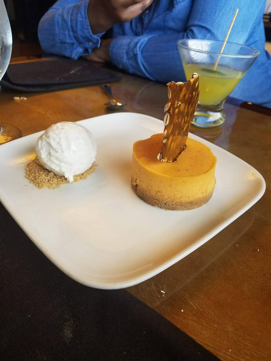 La Tavola | restaurant | 702 Highland Ave, Waterbury, CT 06708, USA | 2037552211 OR +1 203-755-2211