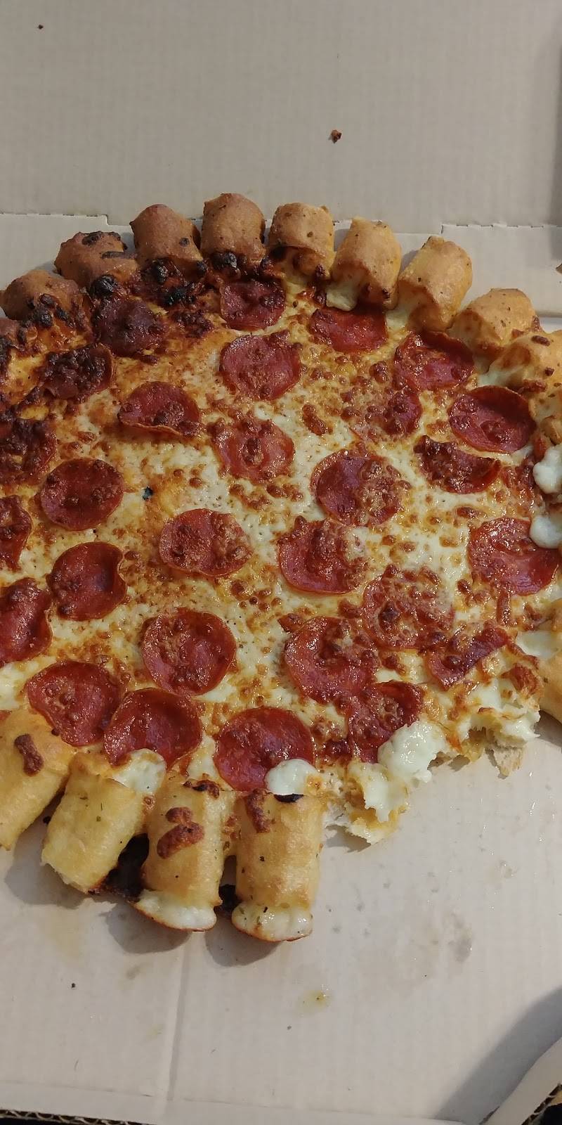 Pizza Hut | restaurant | 300 Fort Evans Rd NE Suite 101, Leesburg, VA 20176, USA | 7037793679 OR +1 703-779-3679