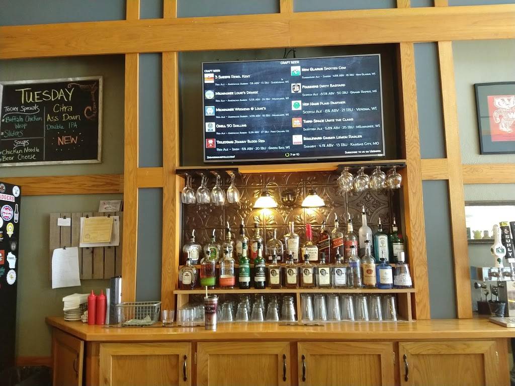 2nd & Main Coffeehouse & Pub | restaurant | 92 E Main St, Platteville, WI 53818, USA | 6083484303 OR +1 608-348-4303