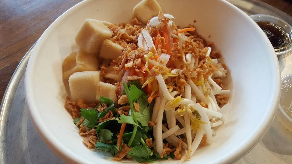 Nom Nom Asian Grill | restaurant | 13700 E Colfax Ave, Aurora, CO 80011, USA | 7207285104 OR +1 720-728-5104