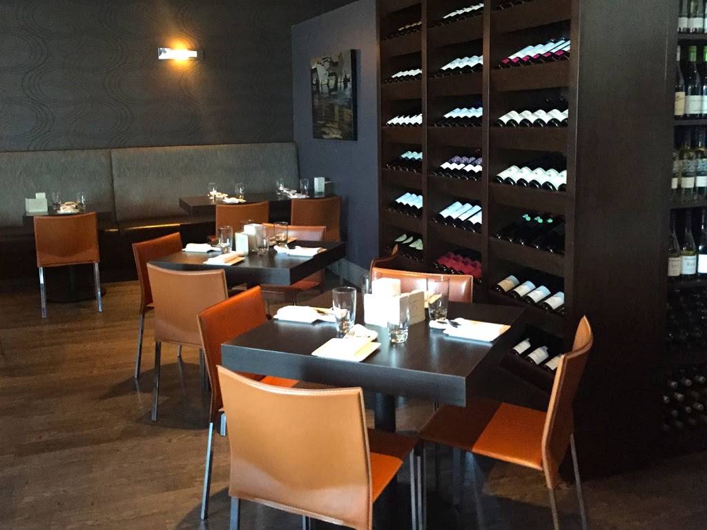 Days on Front | restaurant | 730 Front Rd, Kingston, ON K7M 6P7, Canada | 6137669000 OR +1 613-766-9000