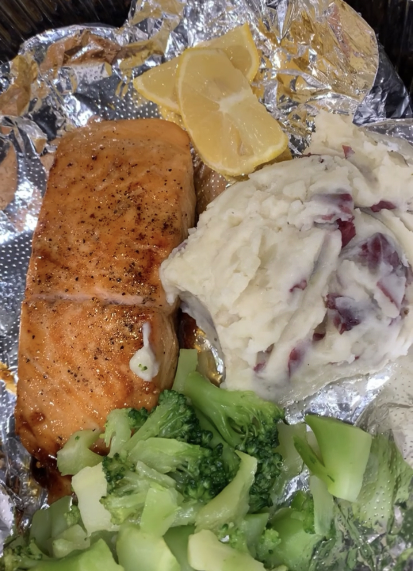 The Bag Lady Detroit | restaurant | 15060 Troester St, Detroit, MI 48205, USA | 2486785556 OR +1 248-678-5556